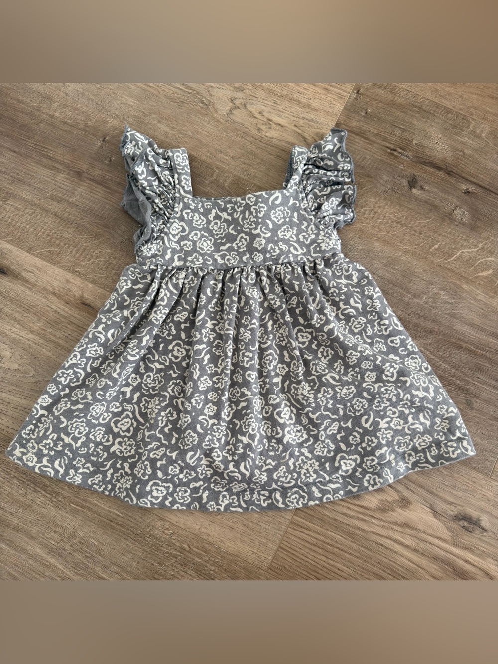 Rylee + Cru Mariposa Abstract Gray Floral Ruffle Sleeve Dress Size 6/12 Months